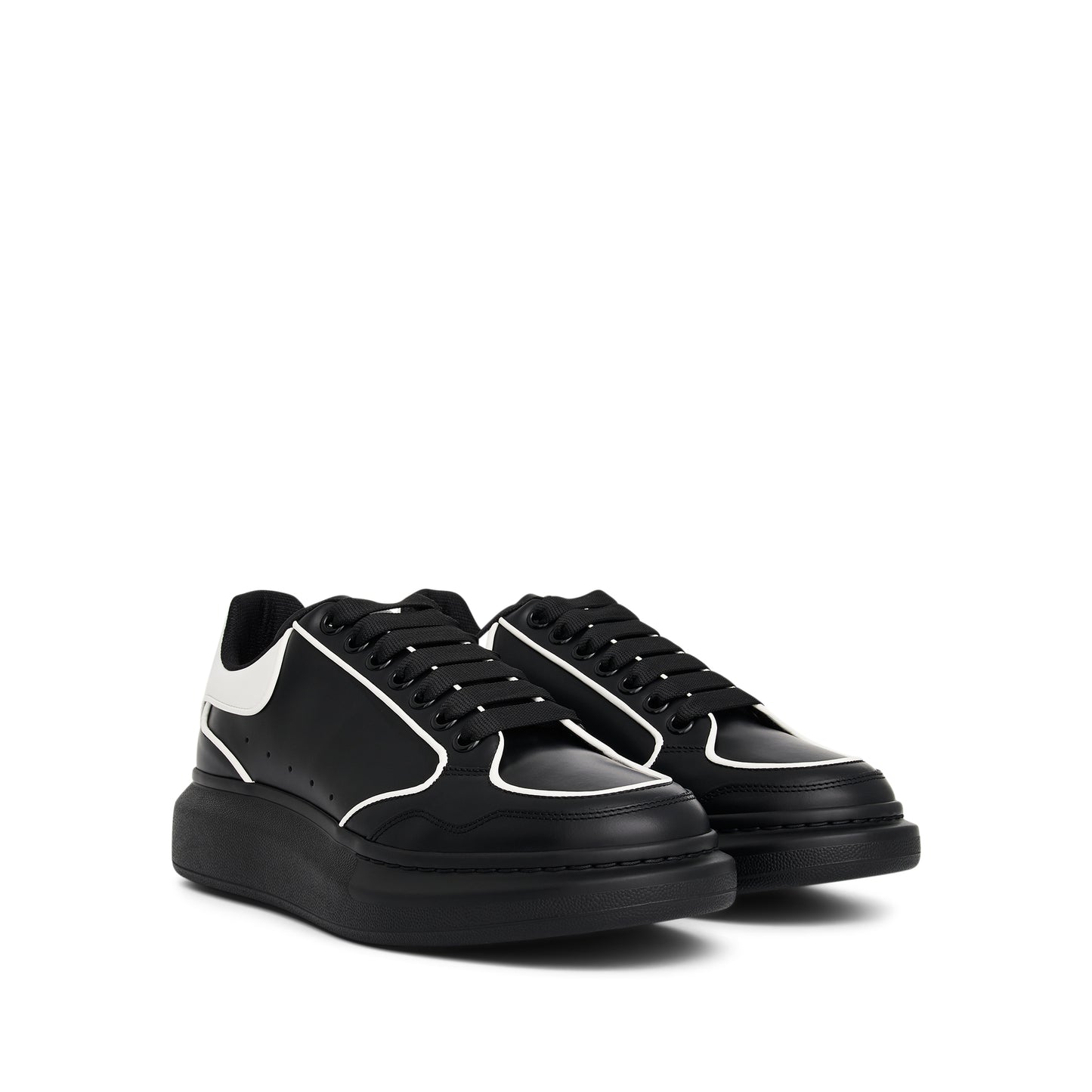 Larry Contrast Sneaker in Black/White
