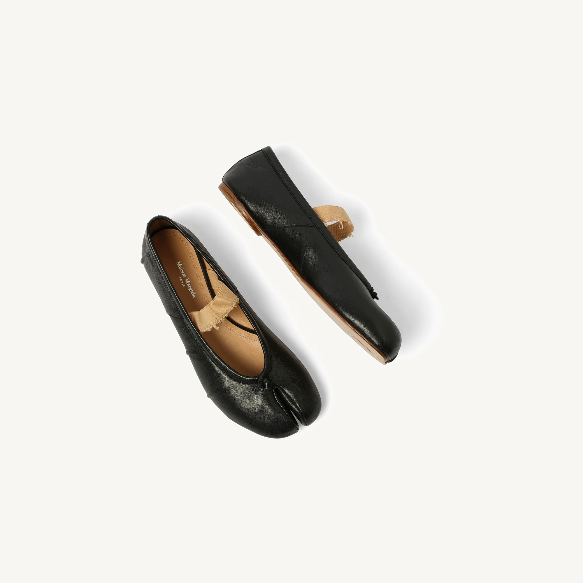 Tabi Ballerina Flat Elastic Band in Black/Nude Top View | MAISON MARGIELA