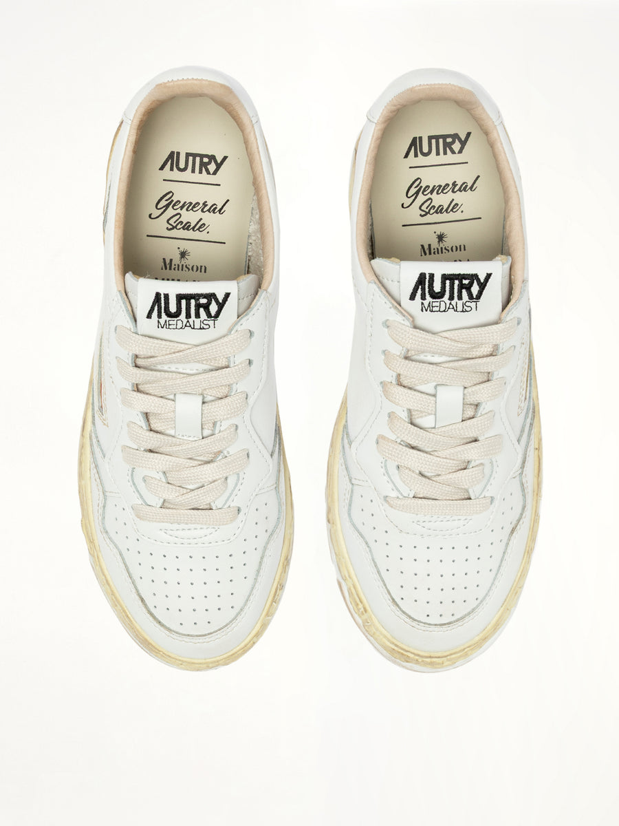 MMY Super Vintage Low Sneaker in White  | AUTRY