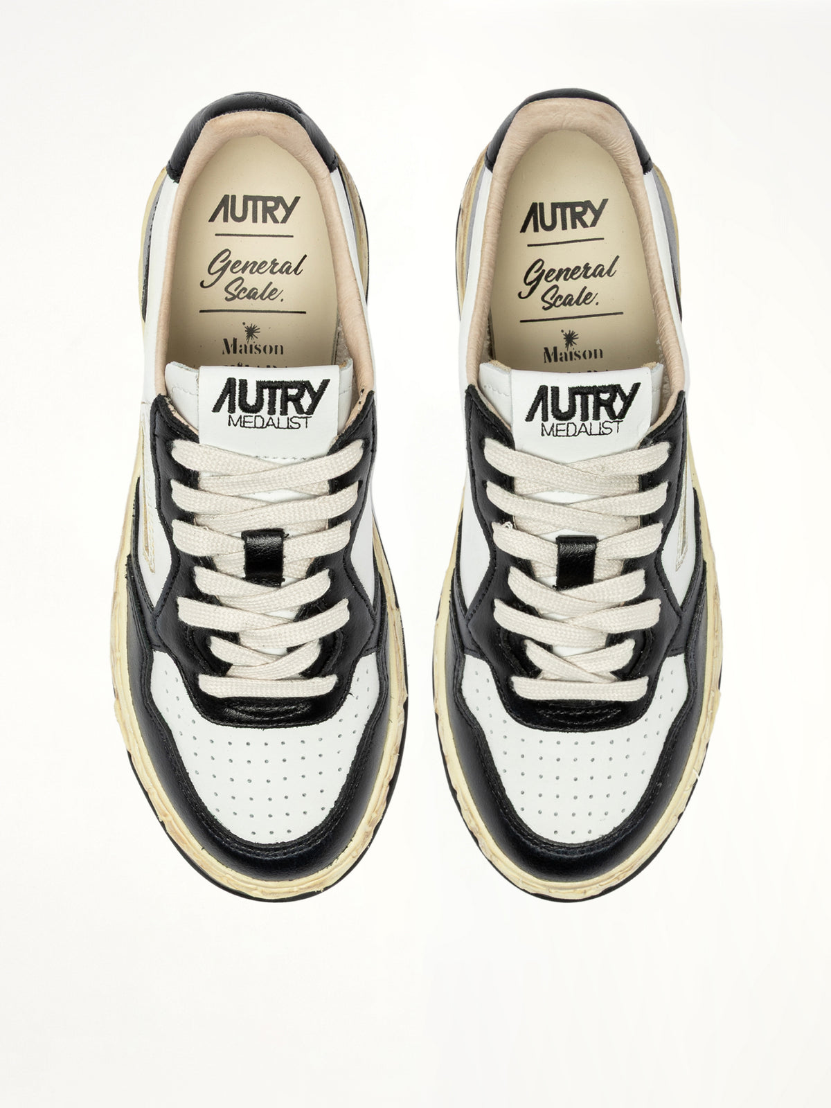MMY Super Vintage Low Sneaker in White/Black  | AUTRY