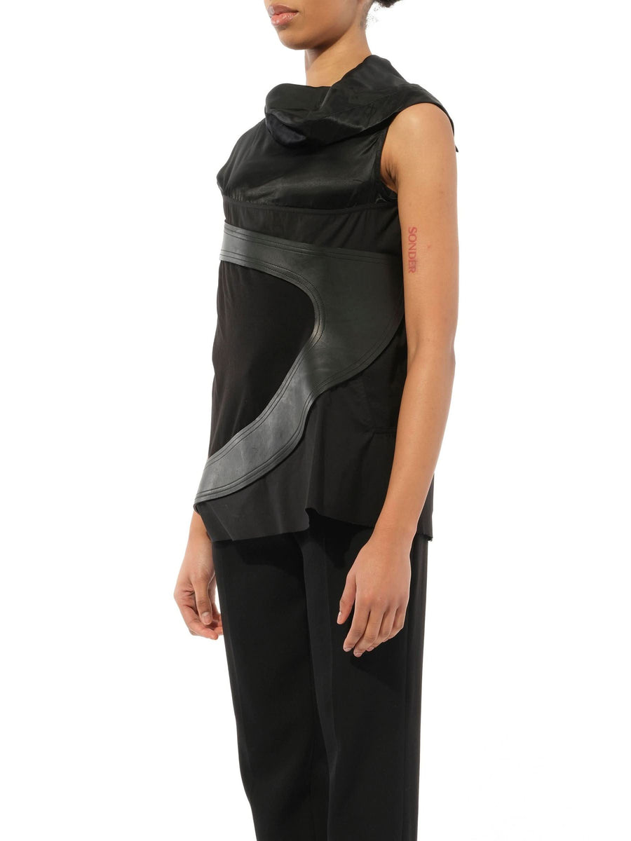 Arc Top Tunic in Black