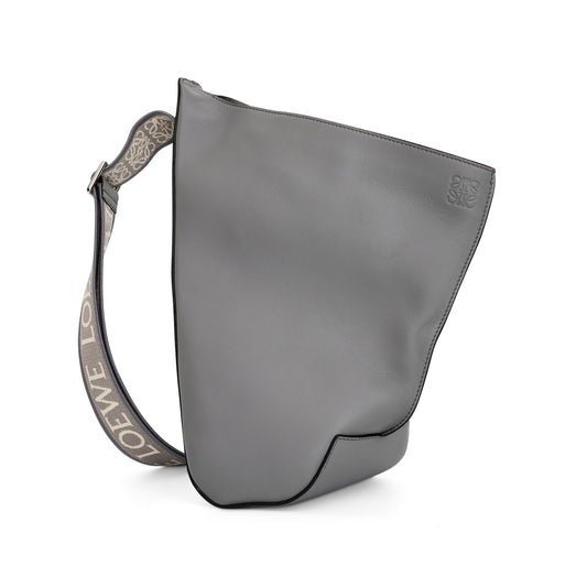 Anton Sling Bag in Asphalt Grey