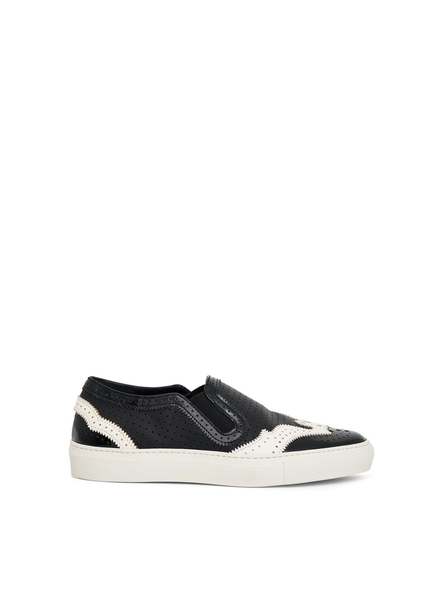 Low Skate Sneaker in Black/White Side View | GIVENCHY