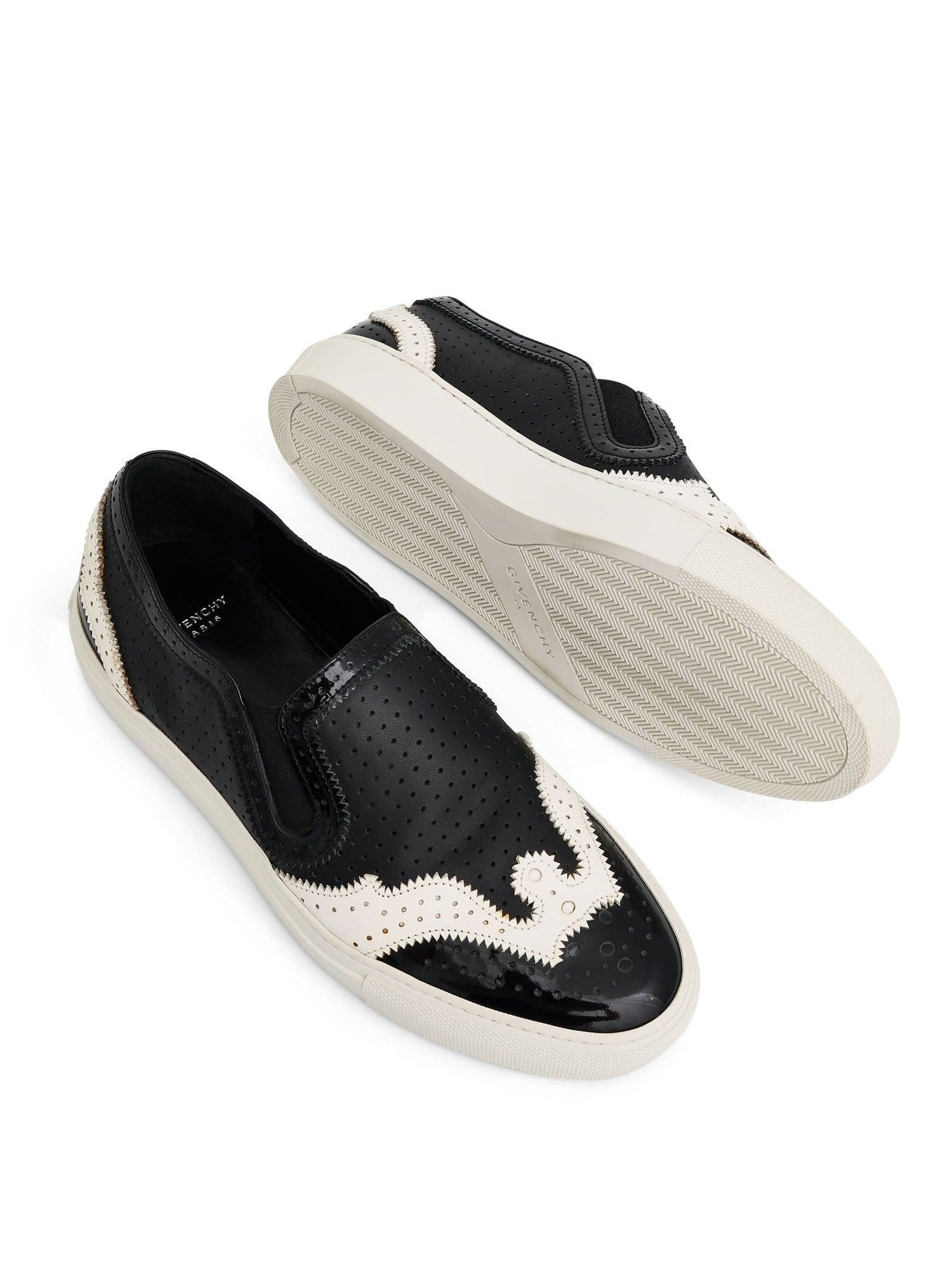 Low Skate Sneaker in Black/White Top View | GIVENCHY