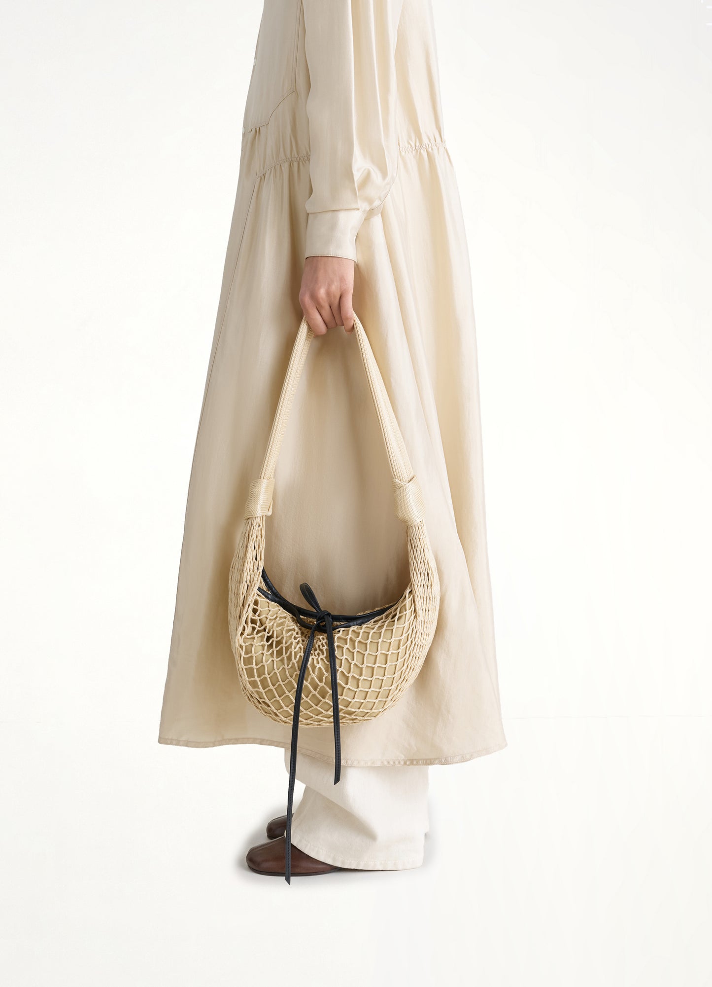 Fortune Croissant Filt Bag in Light Beige