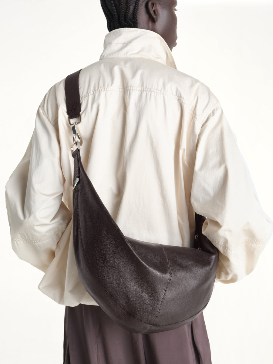 Quiver Clip Grained Leather Bag in Dark Chocolate