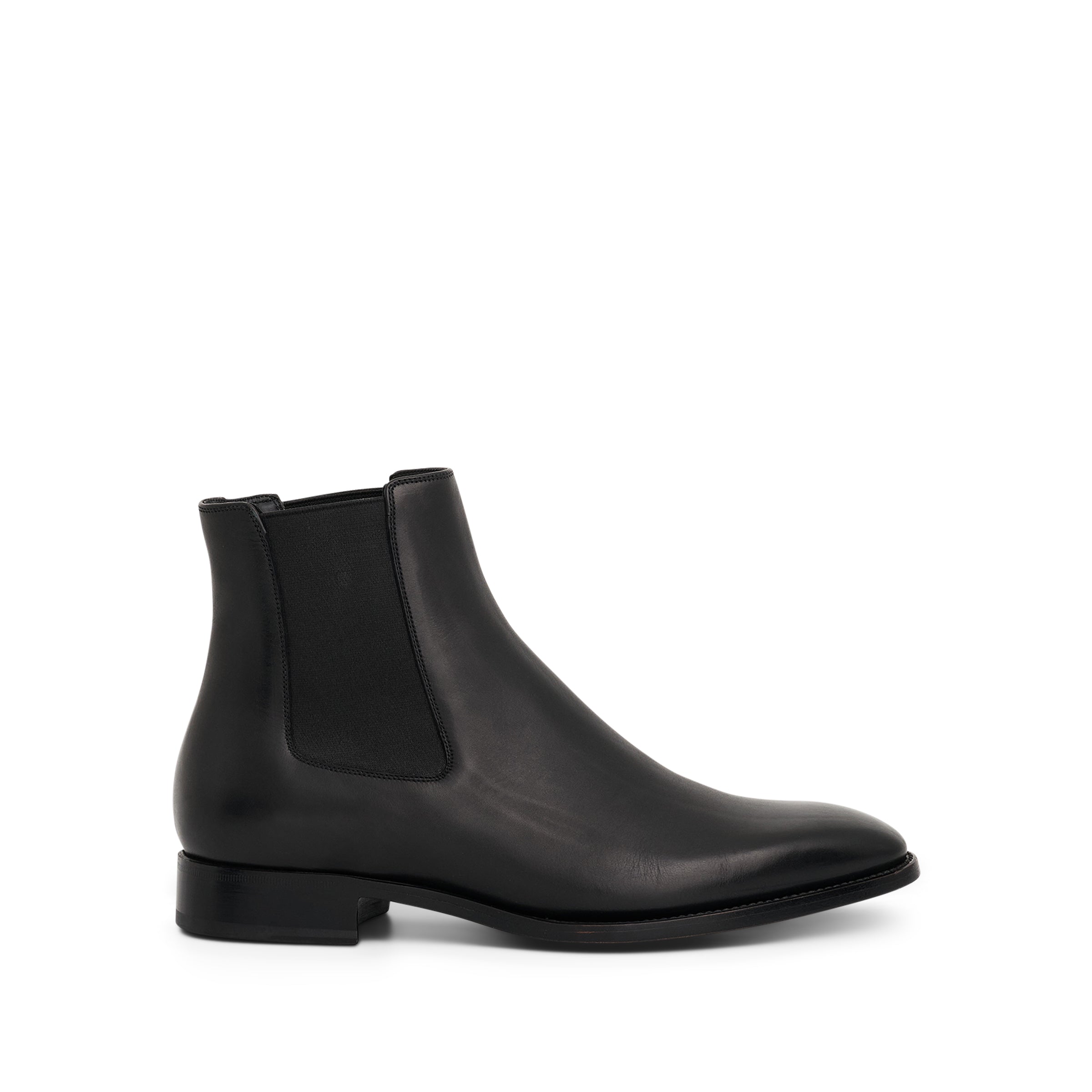 Classic Chelsea Boots in Black