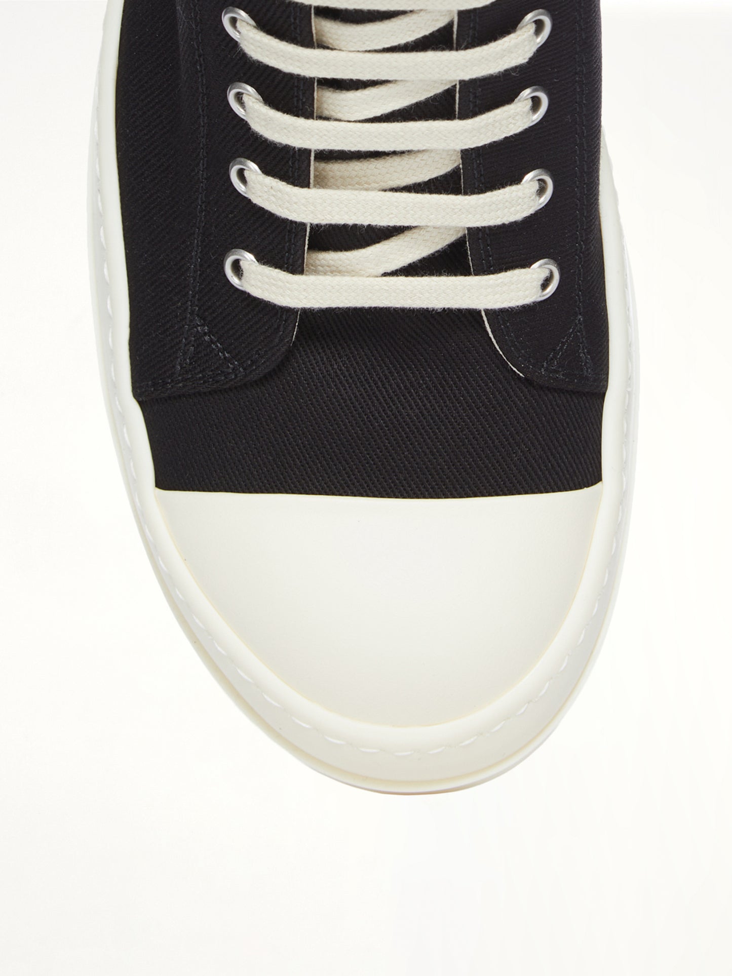 Low Sneaks in Black/Milk