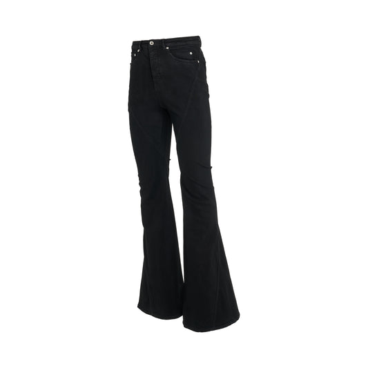 Bias Bootcut Jeans in Black