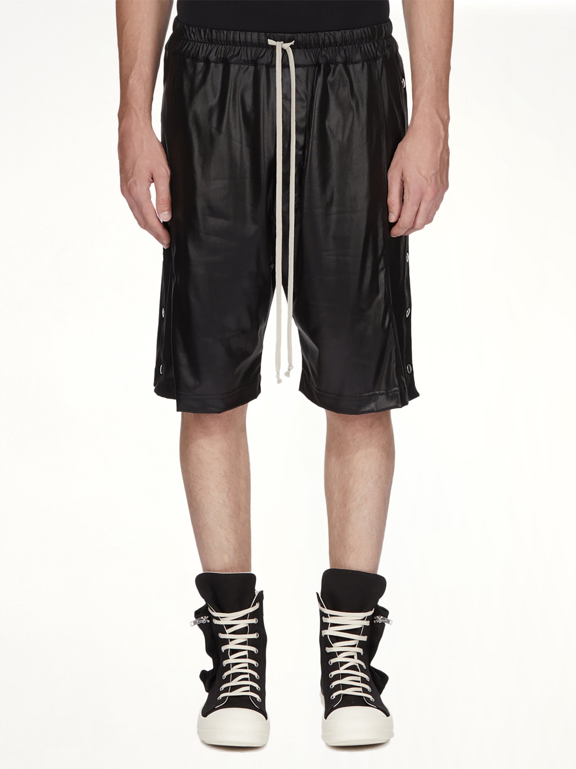 Wide Pusher Shorts in Black