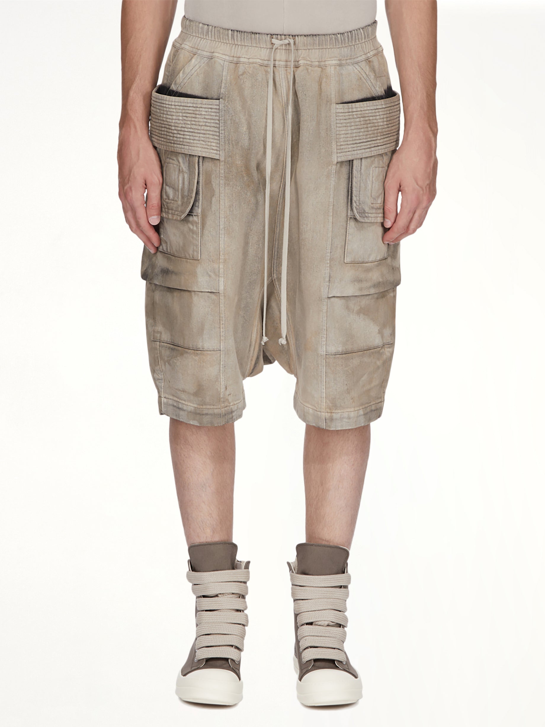 Creatch Cargo Pods in Dust