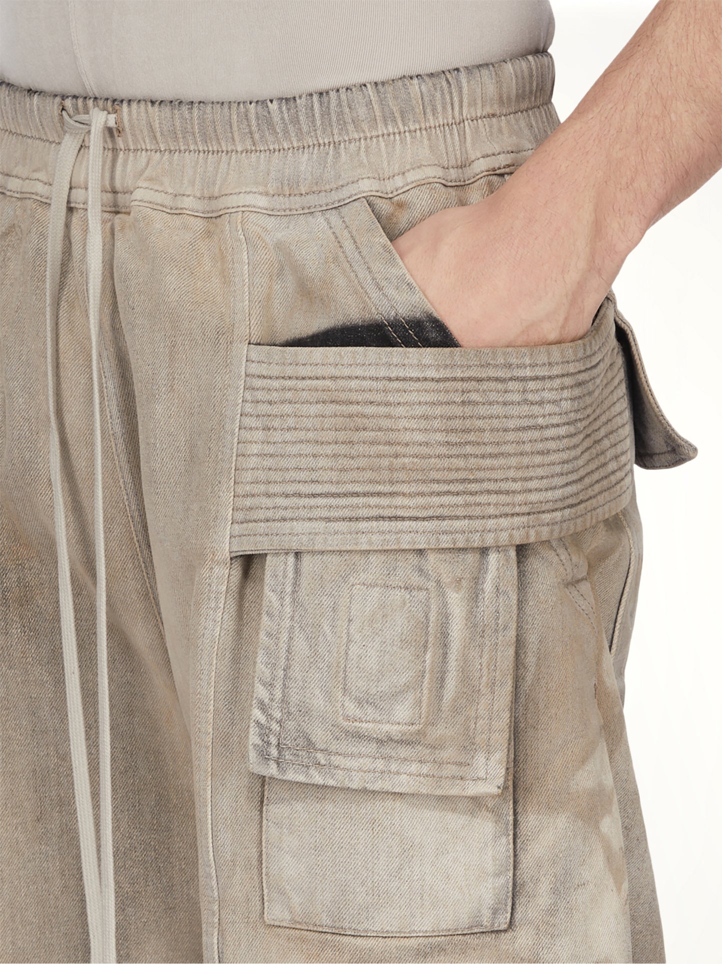 Creatch Cargo Pods in Dust