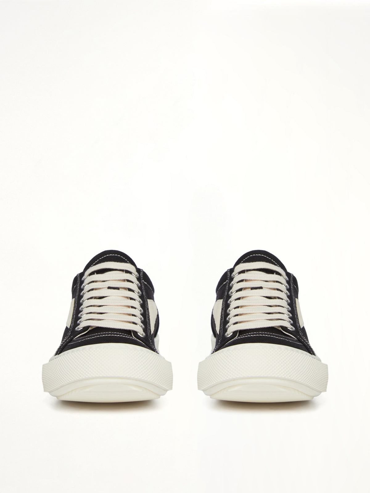 Vintage Sneaks in Black/Milk