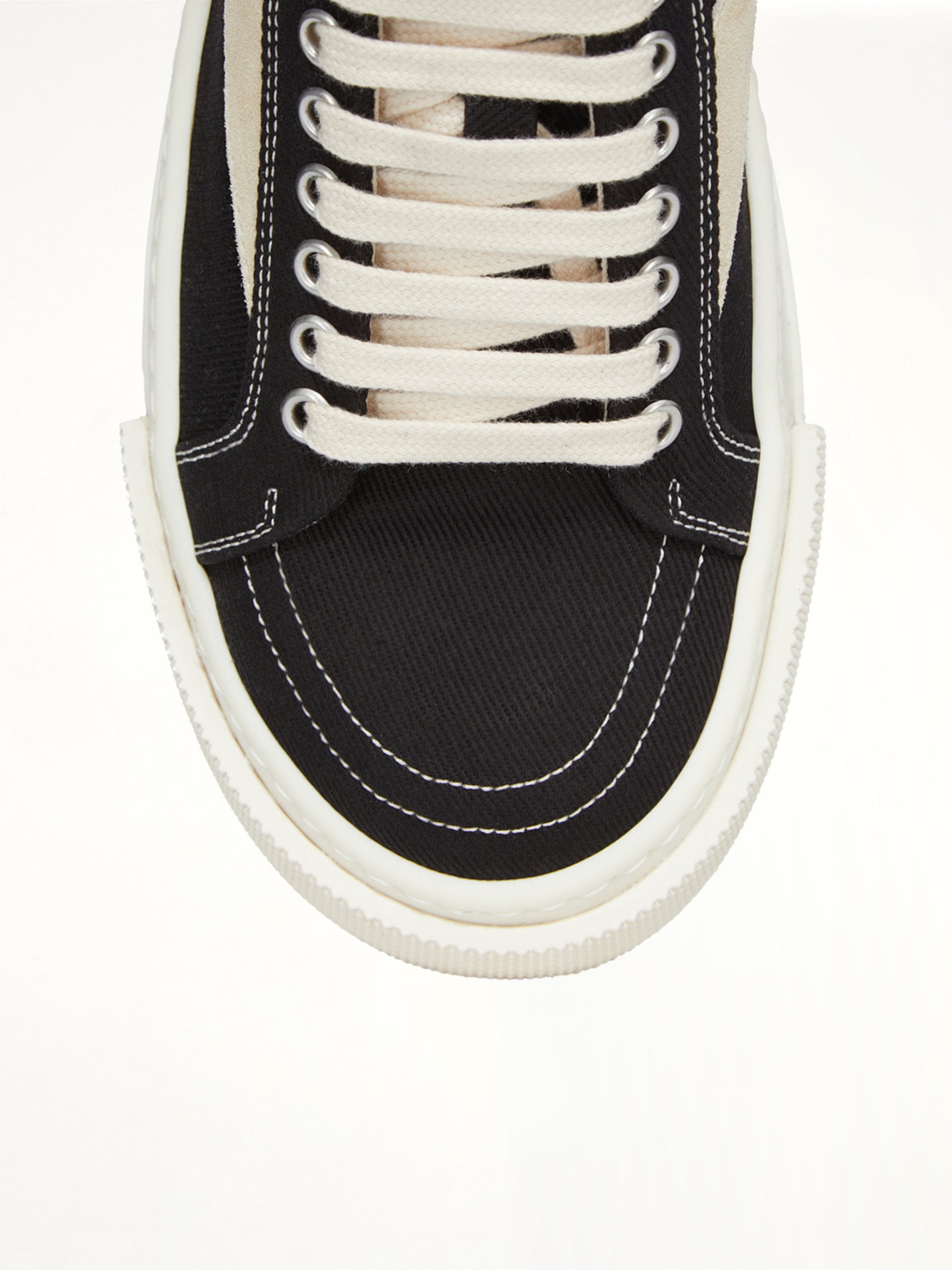 Vintage Sneaks in Black/Milk