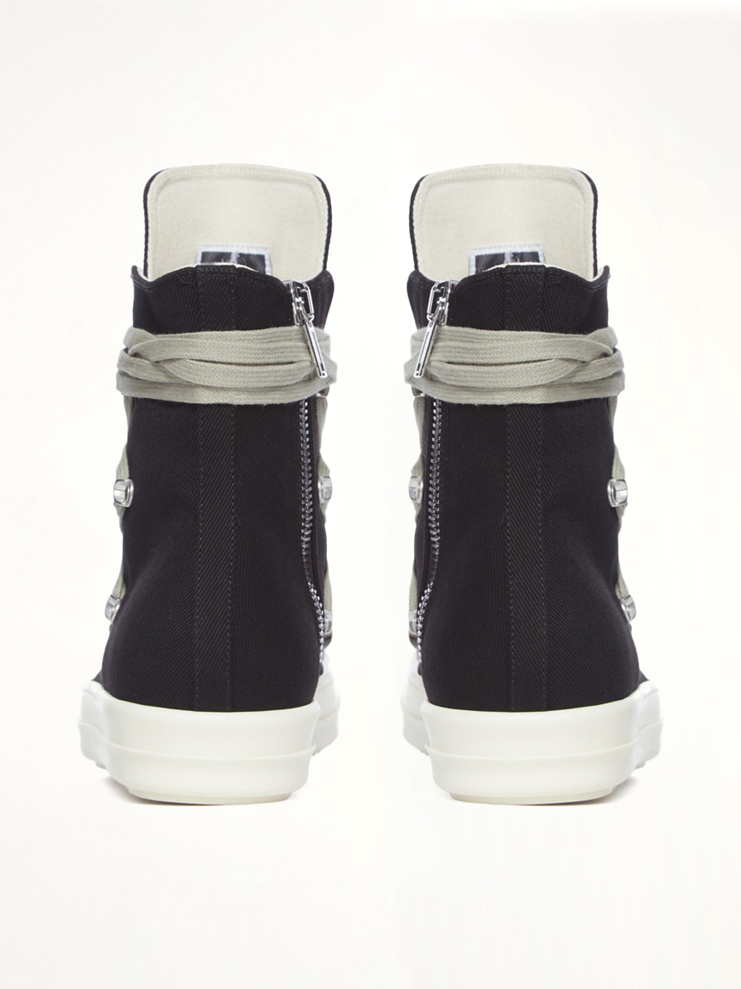 Megalace Sneaks in Black/Milk