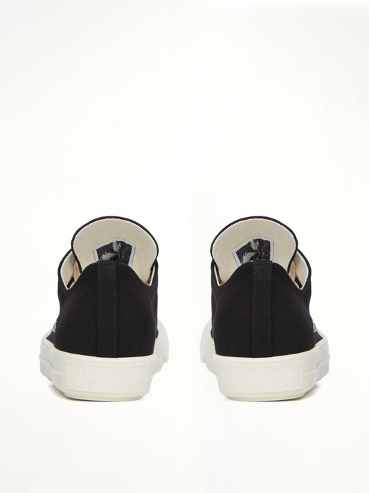 Extreme Low Sneaks in Black/Milk