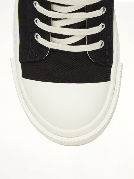 Extreme Low Sneaks in Black/Milk
