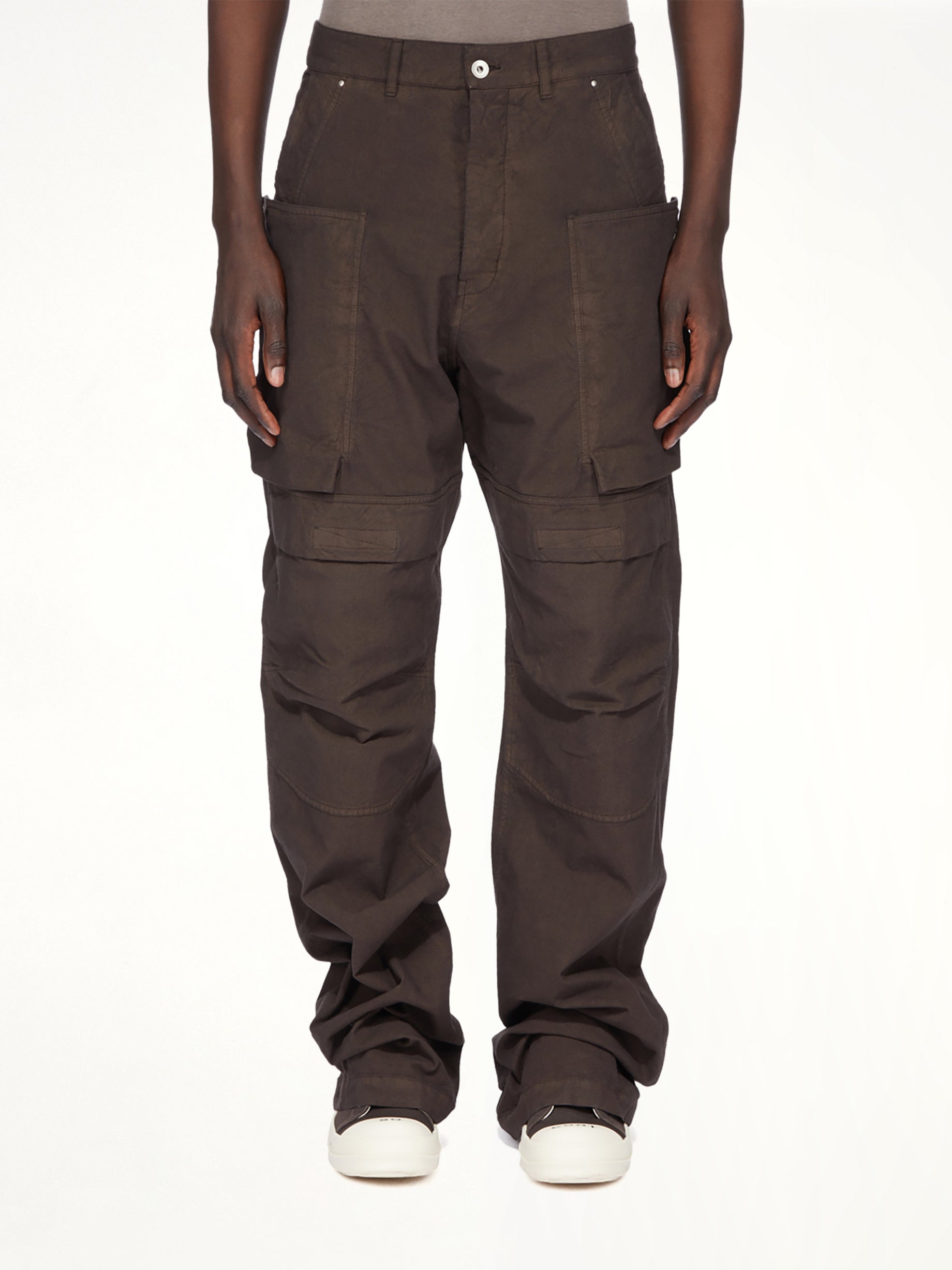 Stefan Cargo in Dark Dust