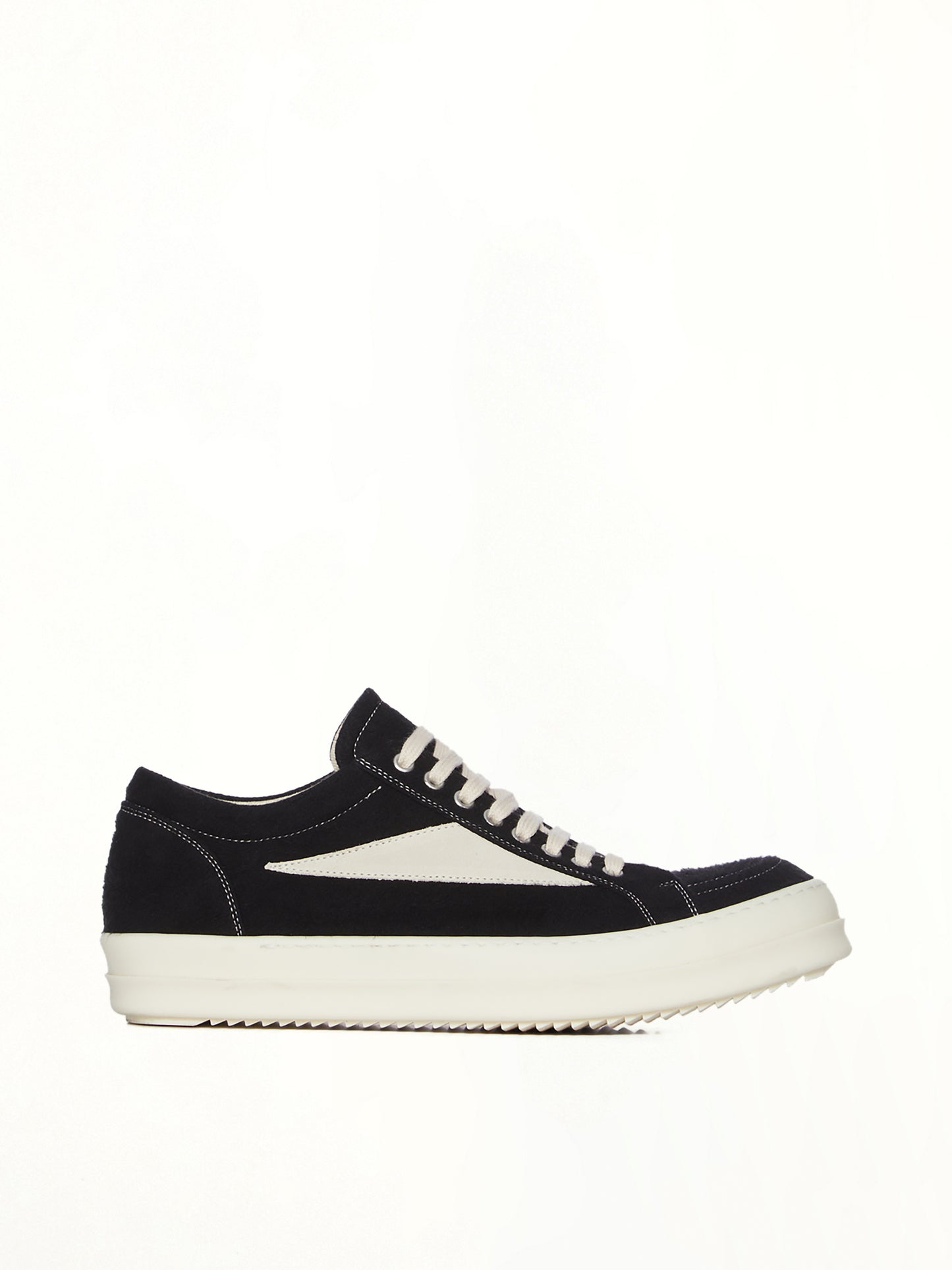 Vintage Sneaks in Black/Milk/Milk