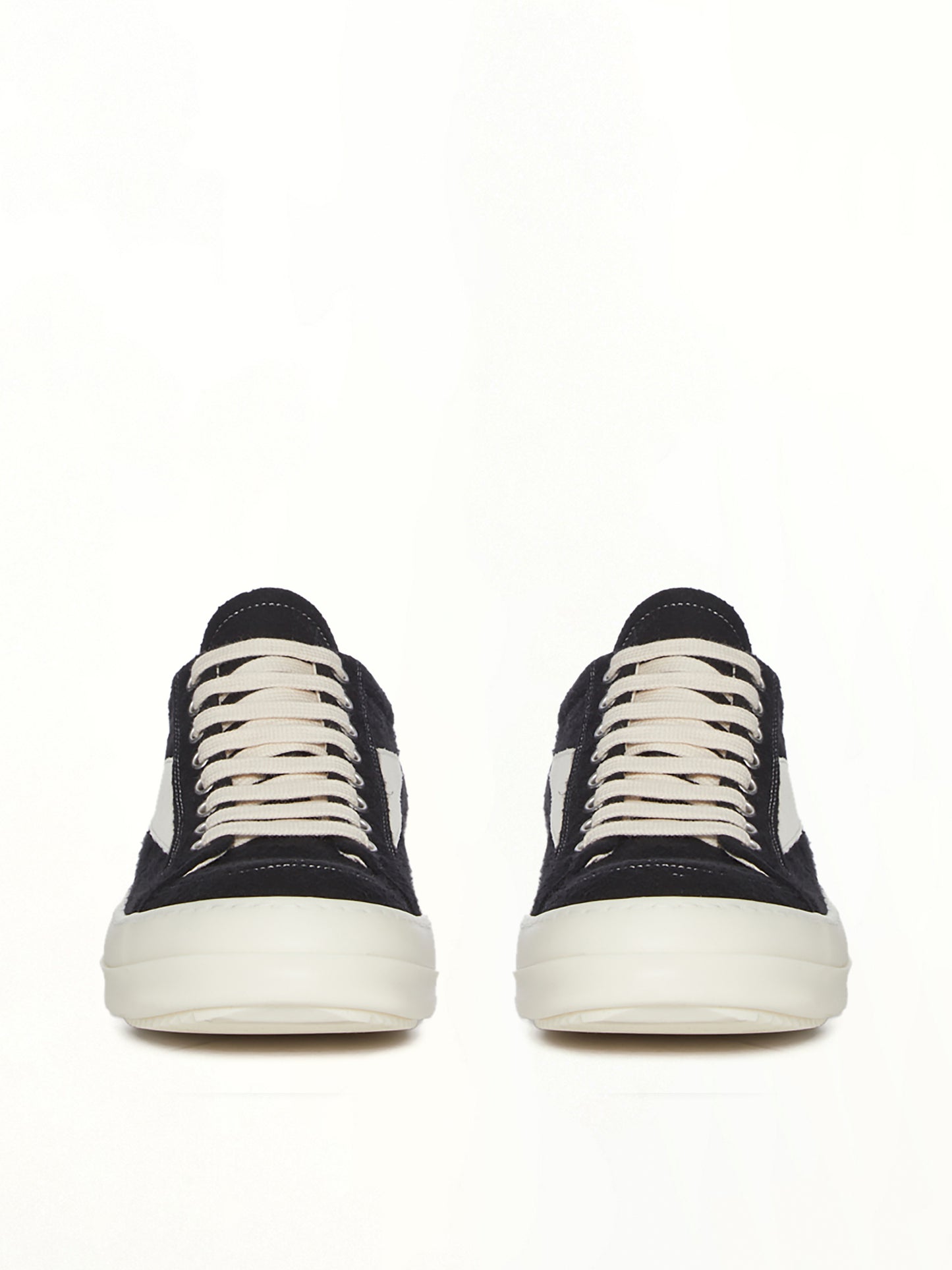 Vintage Sneaks in Black/Milk/Milk