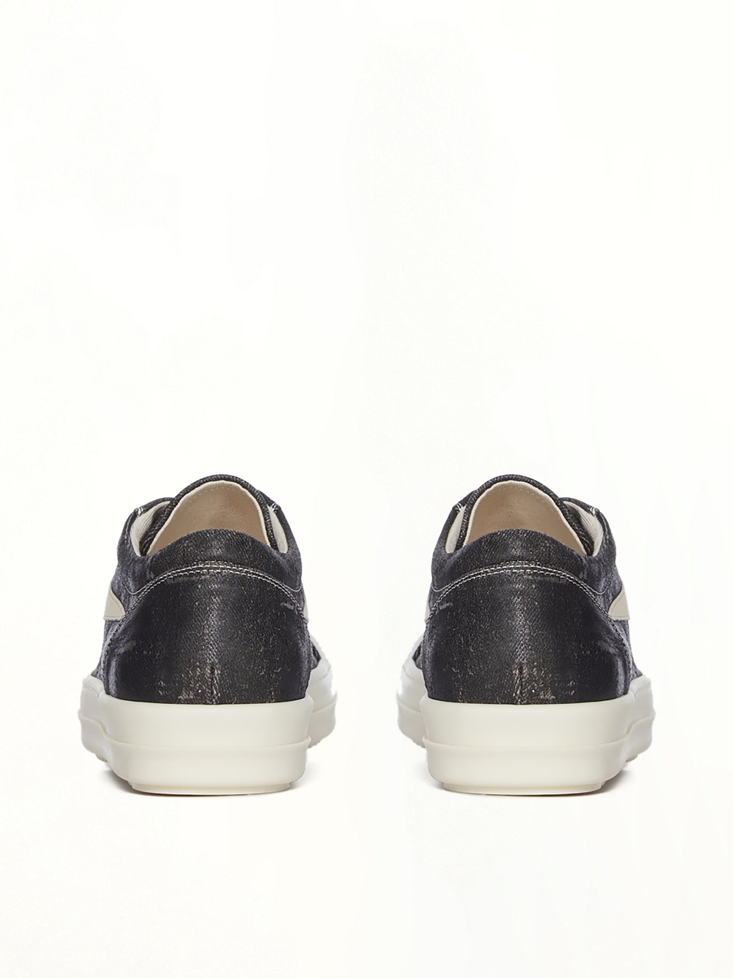 Vintage Sneaks in Black Washed