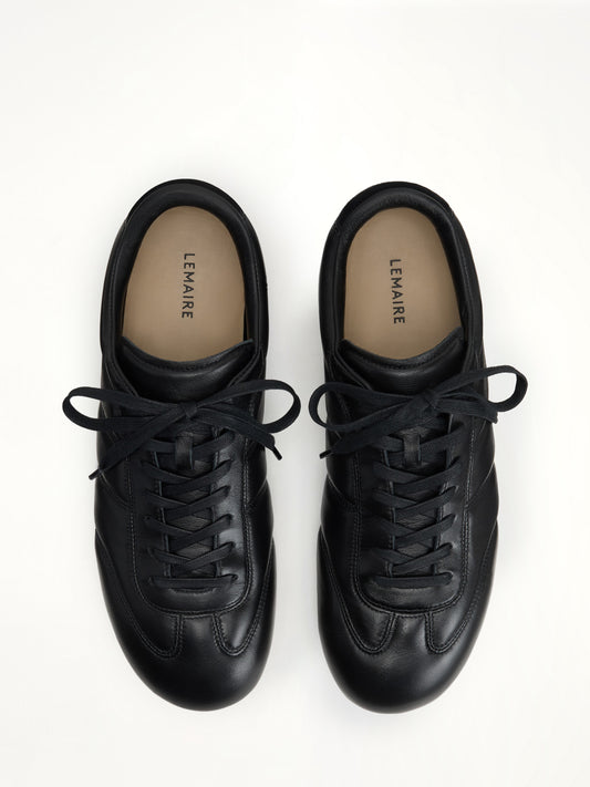 Soft Runner in Black