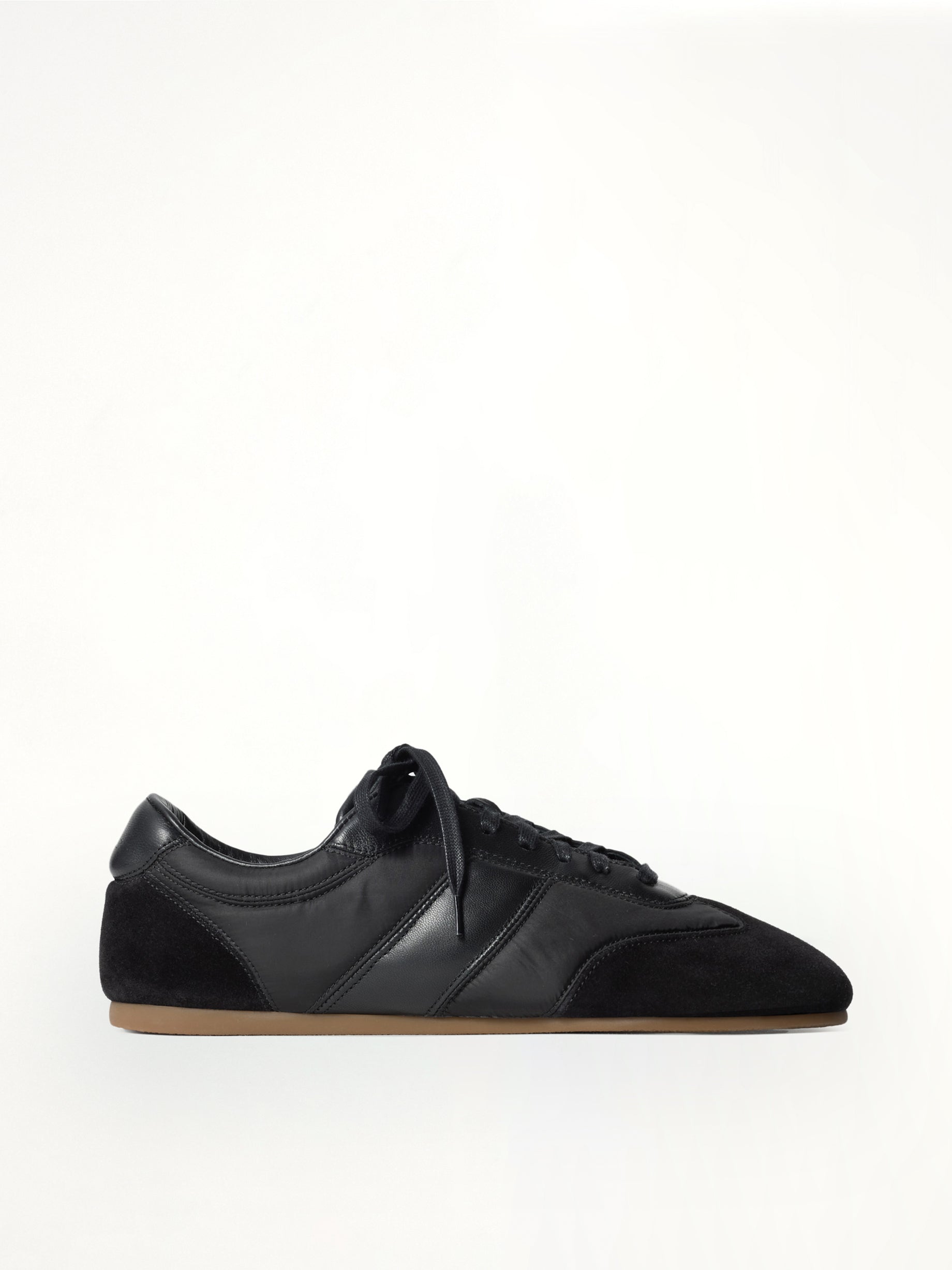 Soft Runner in Black