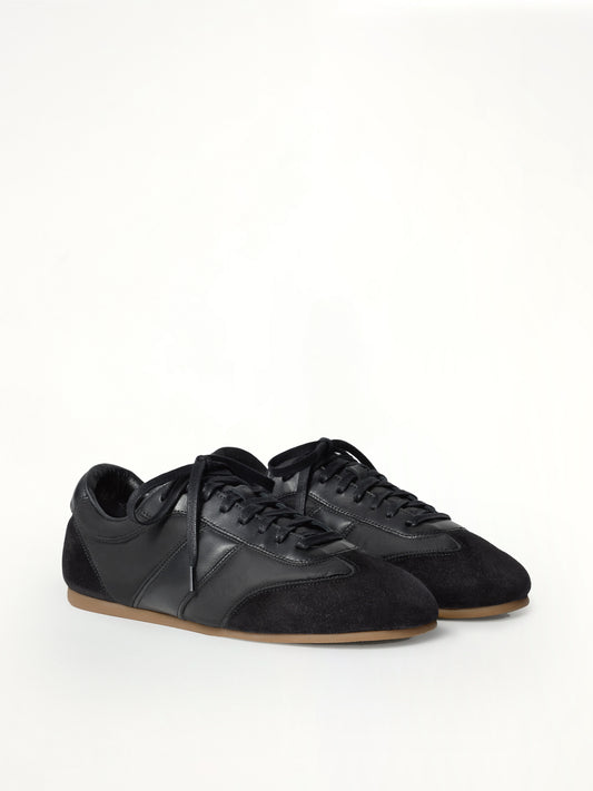 Soft Runner in Black