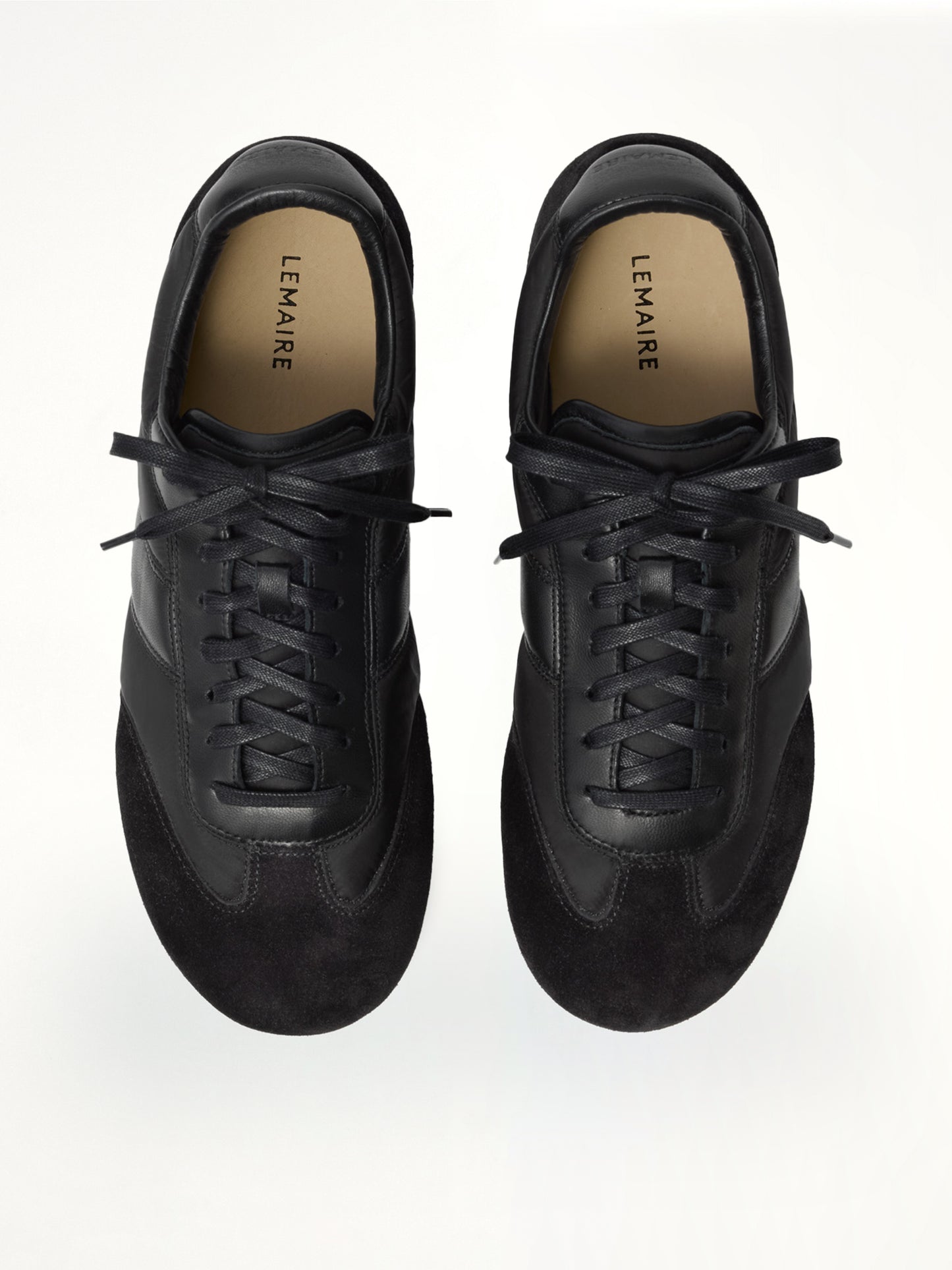 Soft Runner in Black