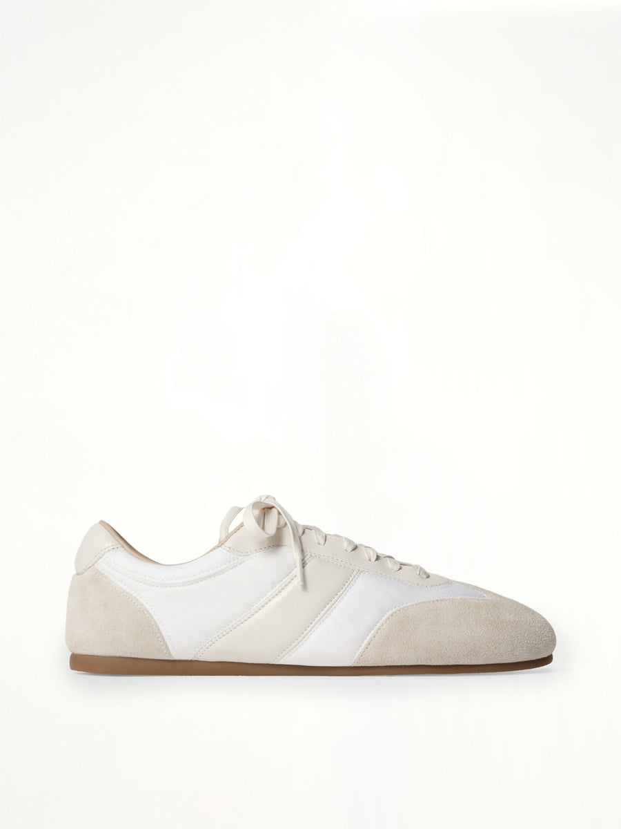 Soft Runner in White