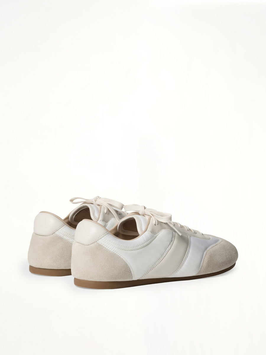 Soft Runner in White
