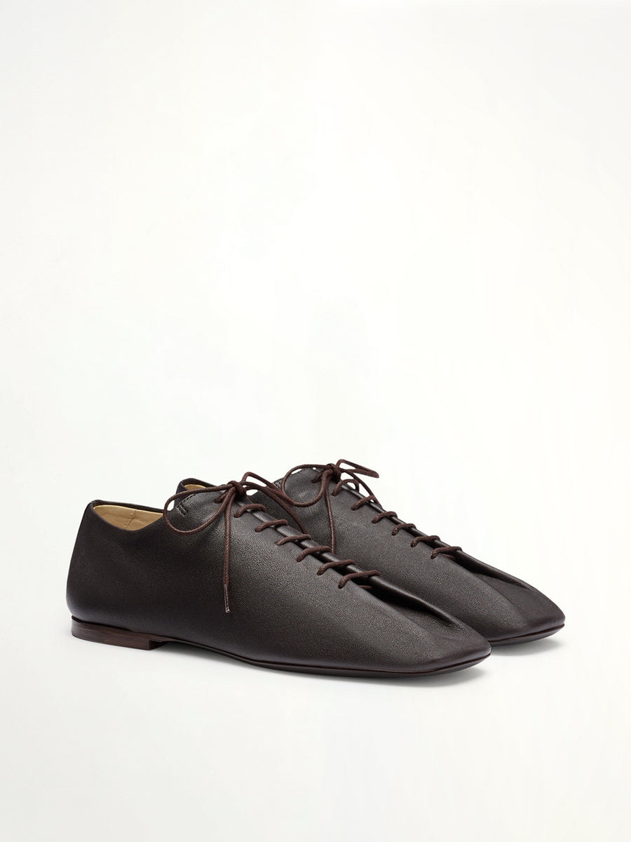Souris Flat Classic Derbies in Dark Chocolate Front View | LEMAIRE
