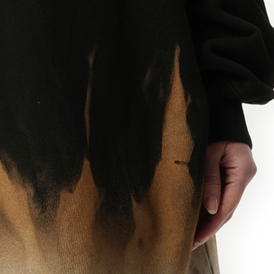 Shroud Sweatshirt in Black/Terra