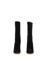 Suede Boots in Black Front View | ALEXANDER MCQUEEN