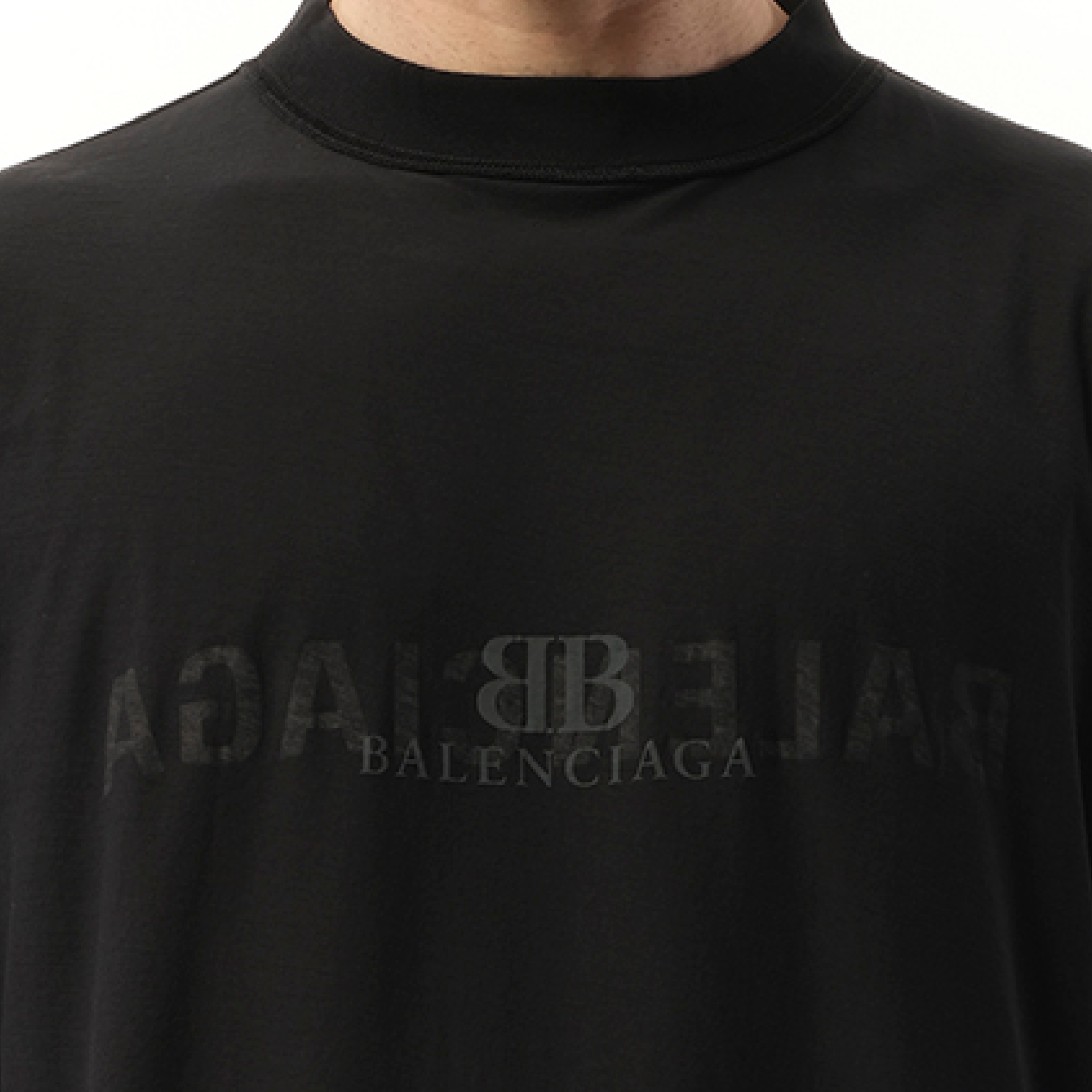 Inside Out Print T Shirt in Faded Black