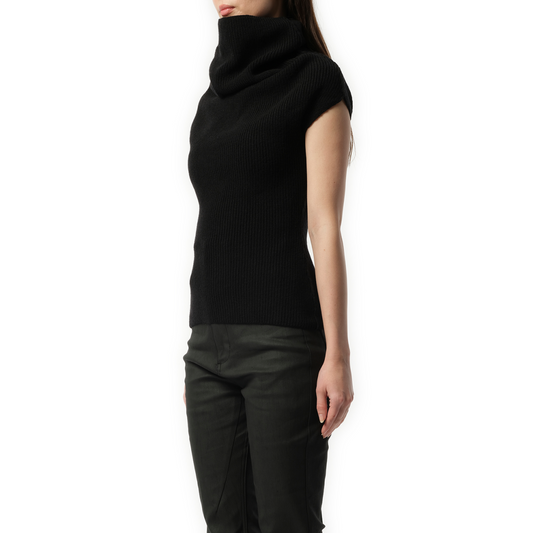 Sleeveless Crater Knit Sweater in Black