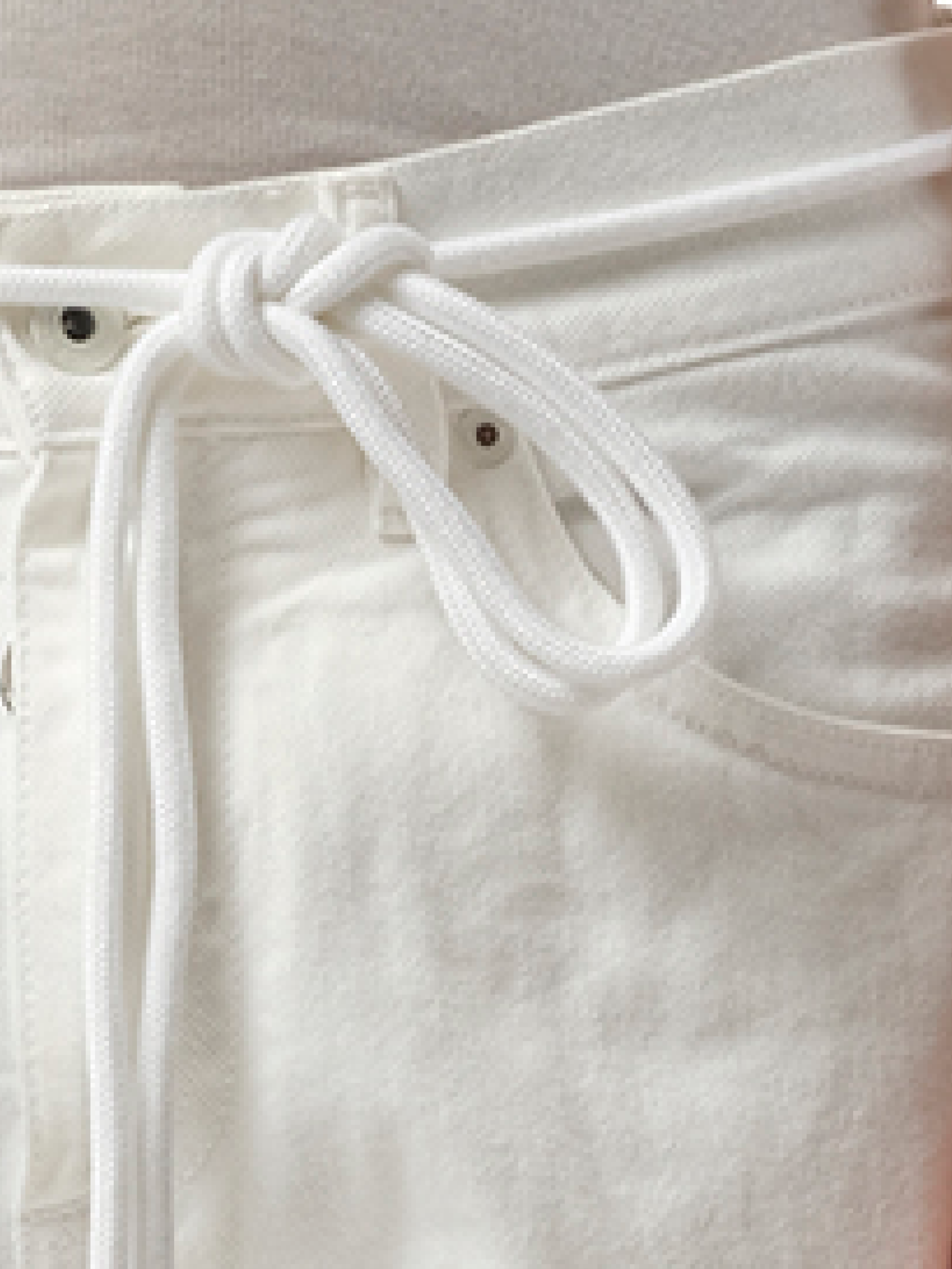 Slim Back Dart Jeans in White