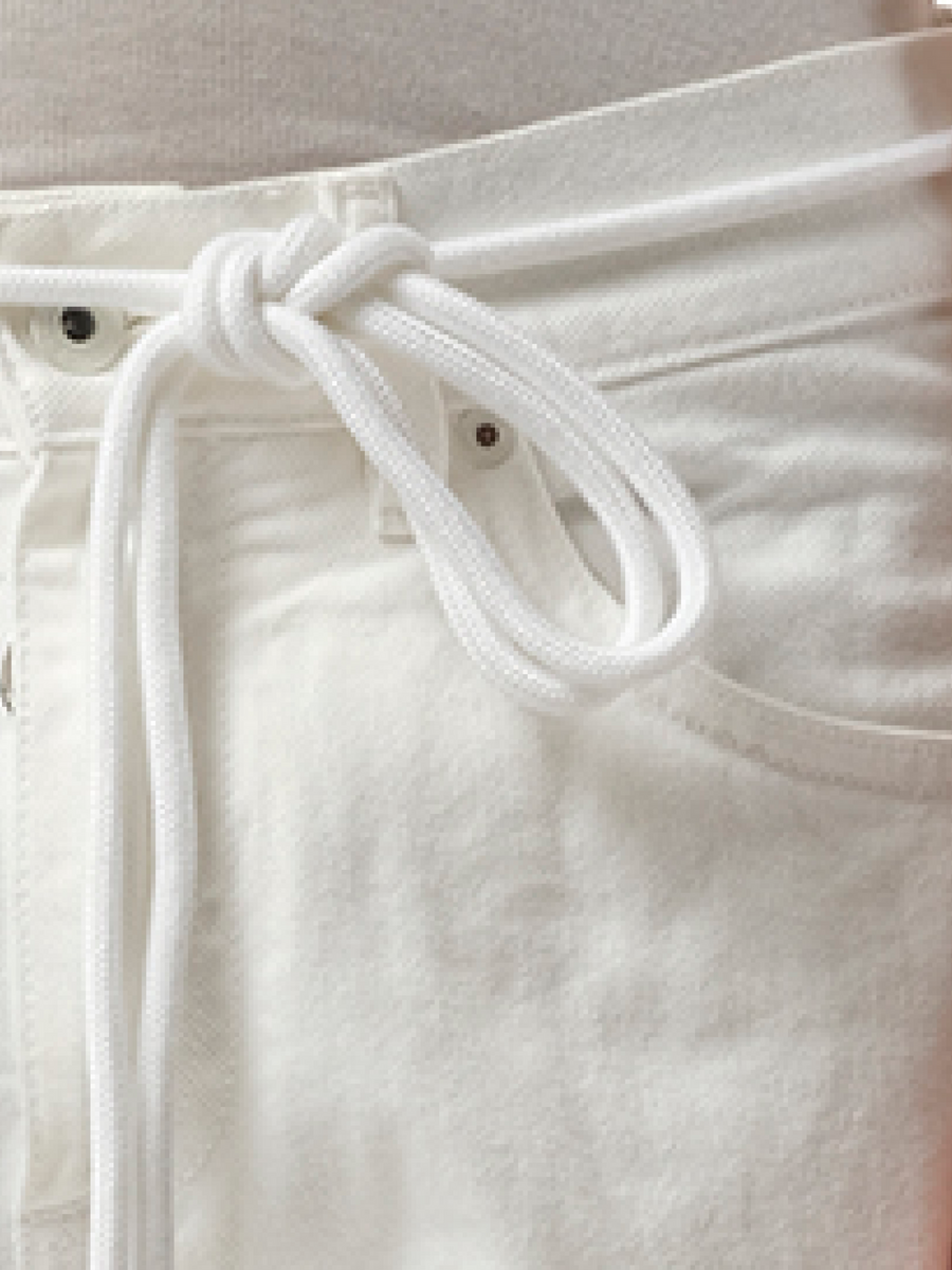 Slim Back Dart Jeans in White
