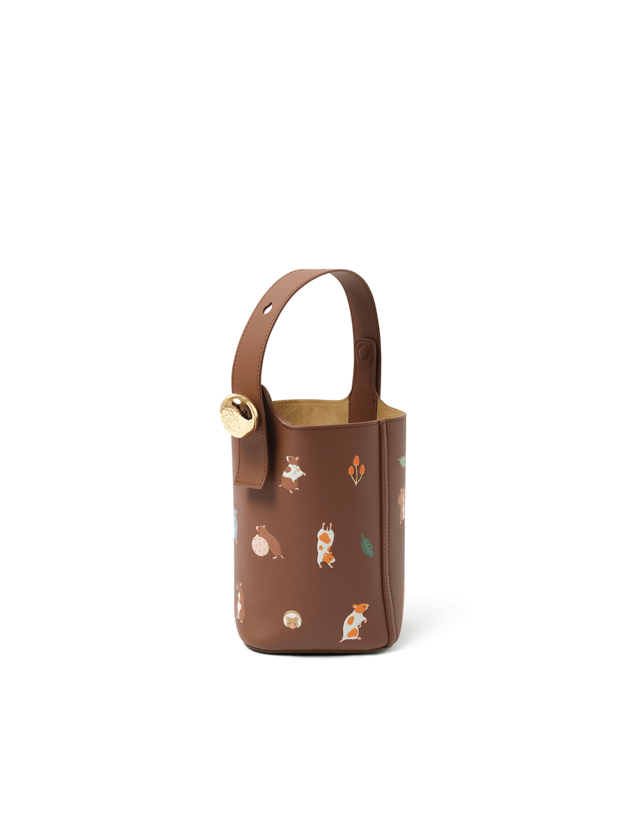 Loewe Pebble Bucket with Hamster in Havana