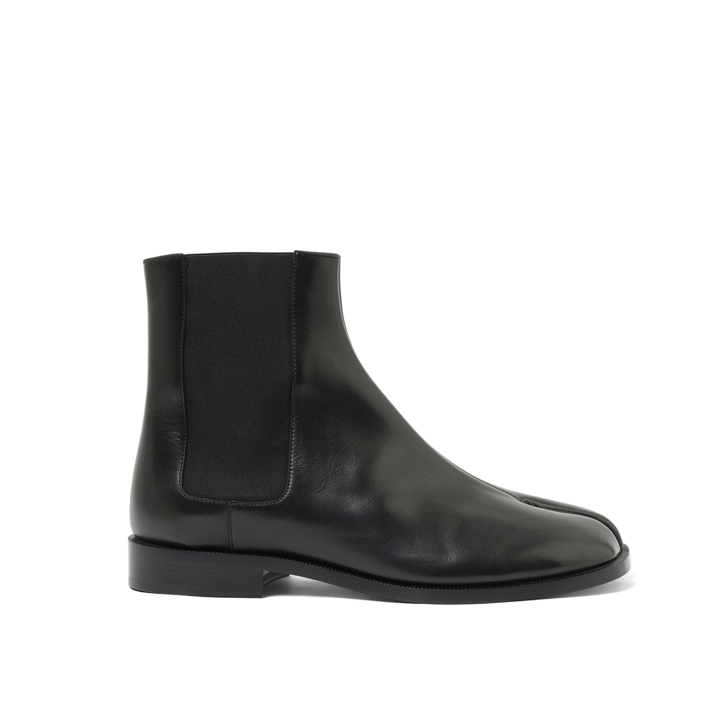 Tabi Chelsea Boots in Black