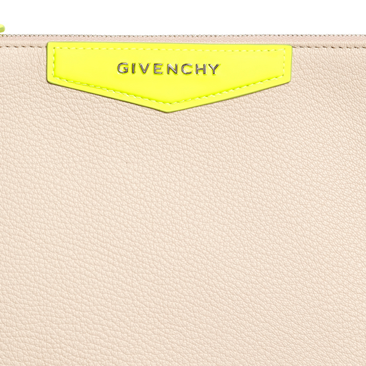 Medium Antigona Fluo Pouch in Nude