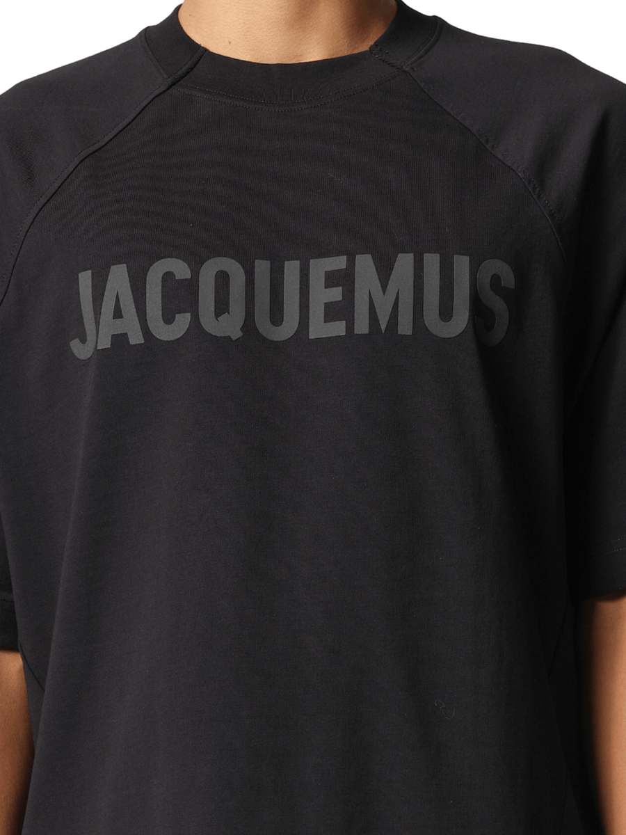 Jacquemus Le T-Shirt Typo in Black