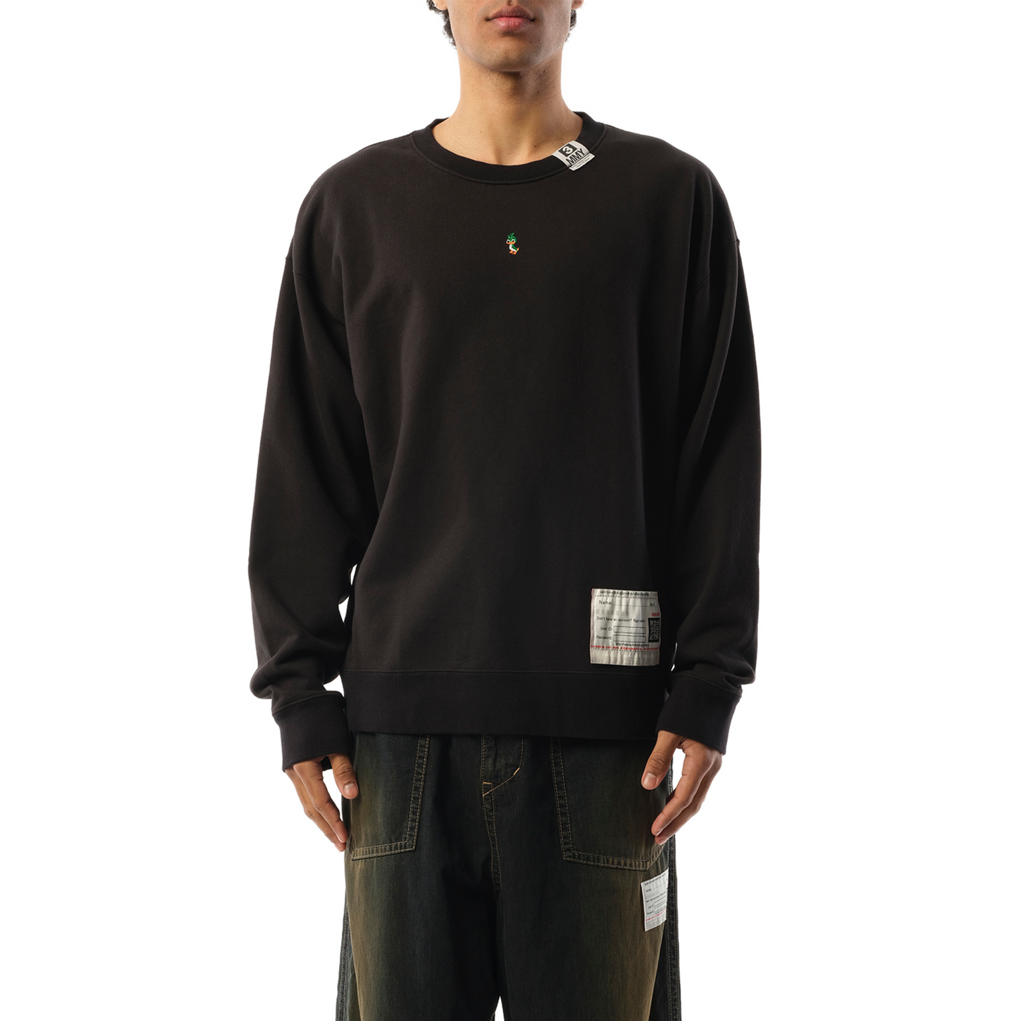 Duck Embroidery Pullover in Black