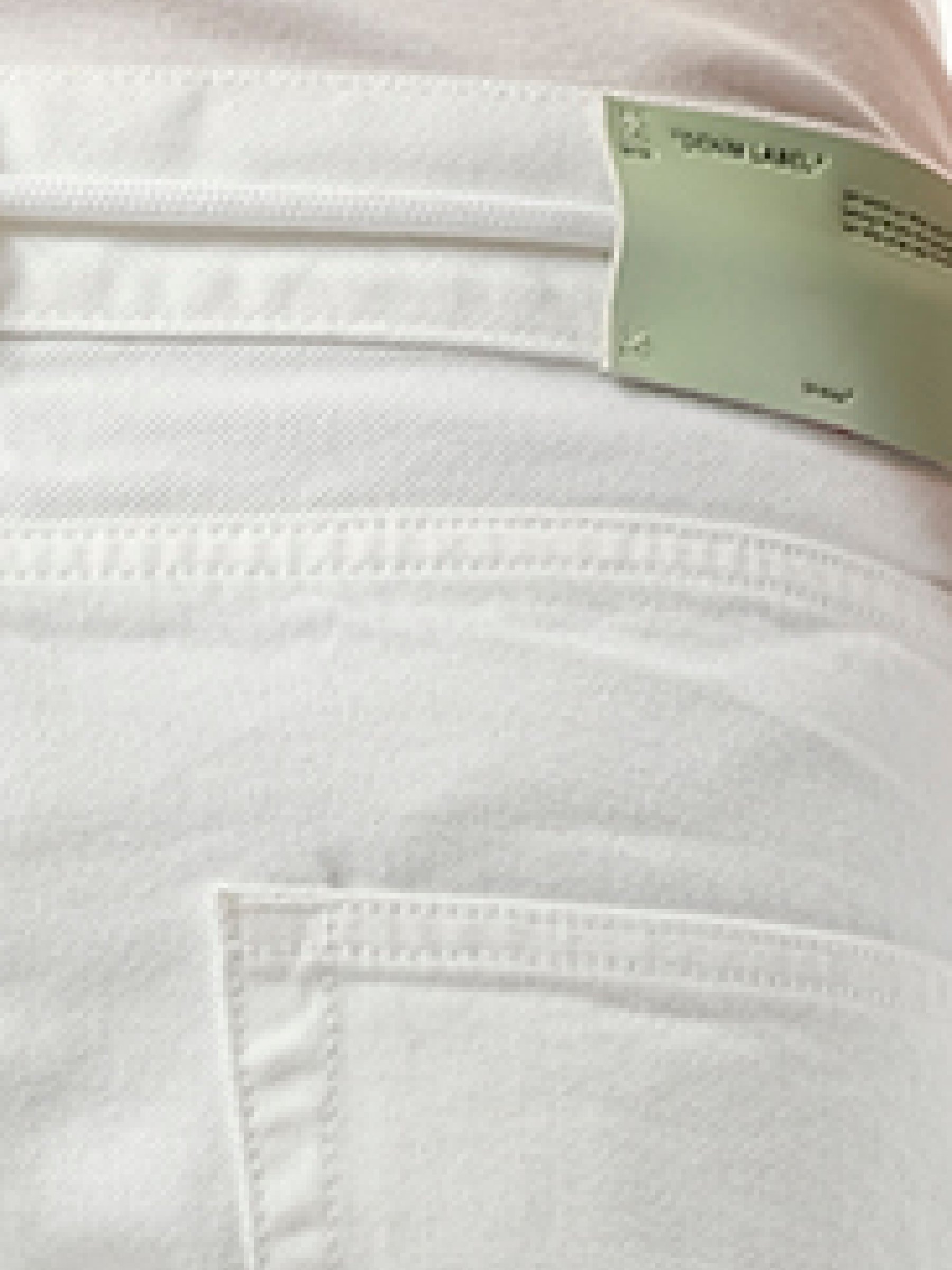Slim Back Dart Jeans in White