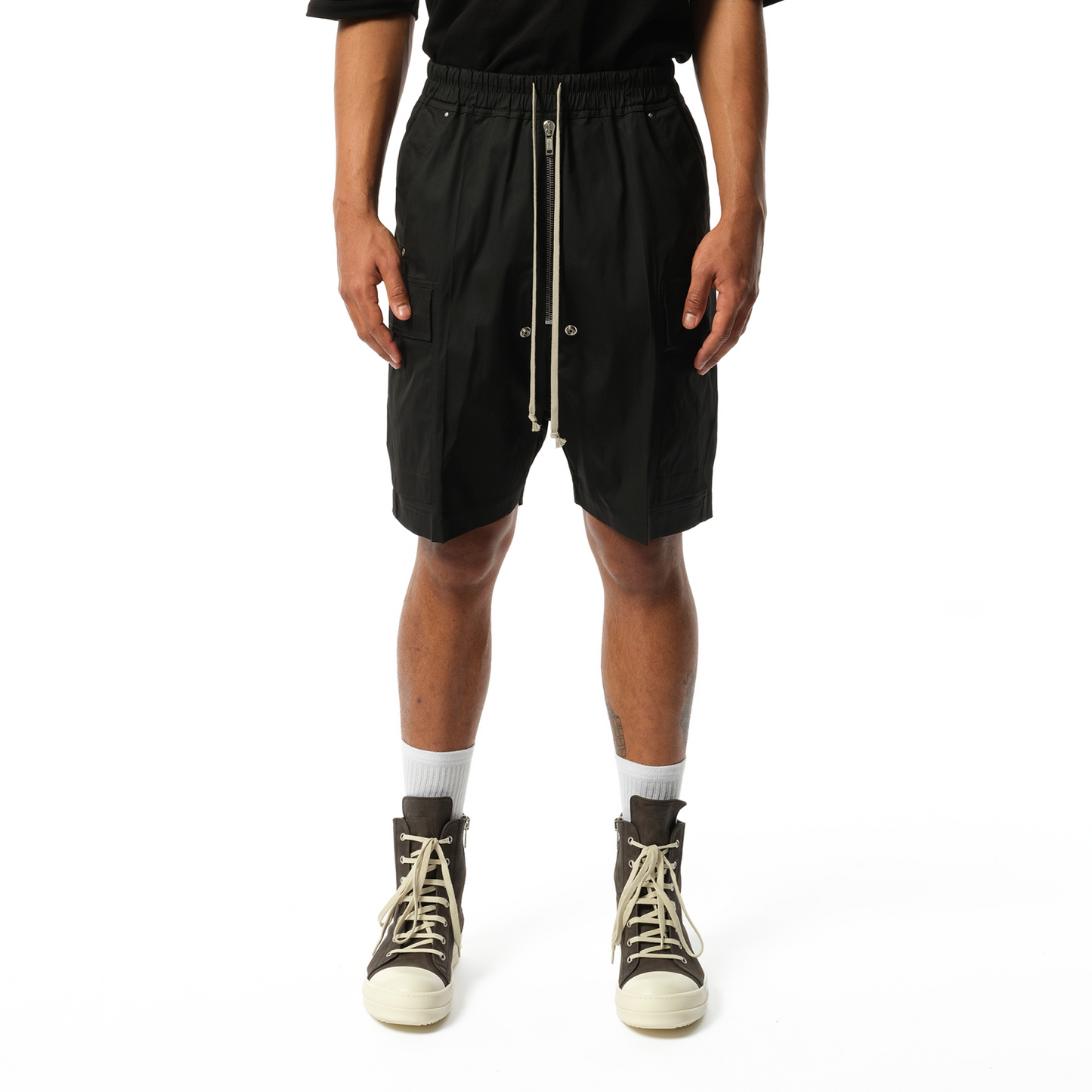 Cotton Poplin Cargobela Shorts in Black