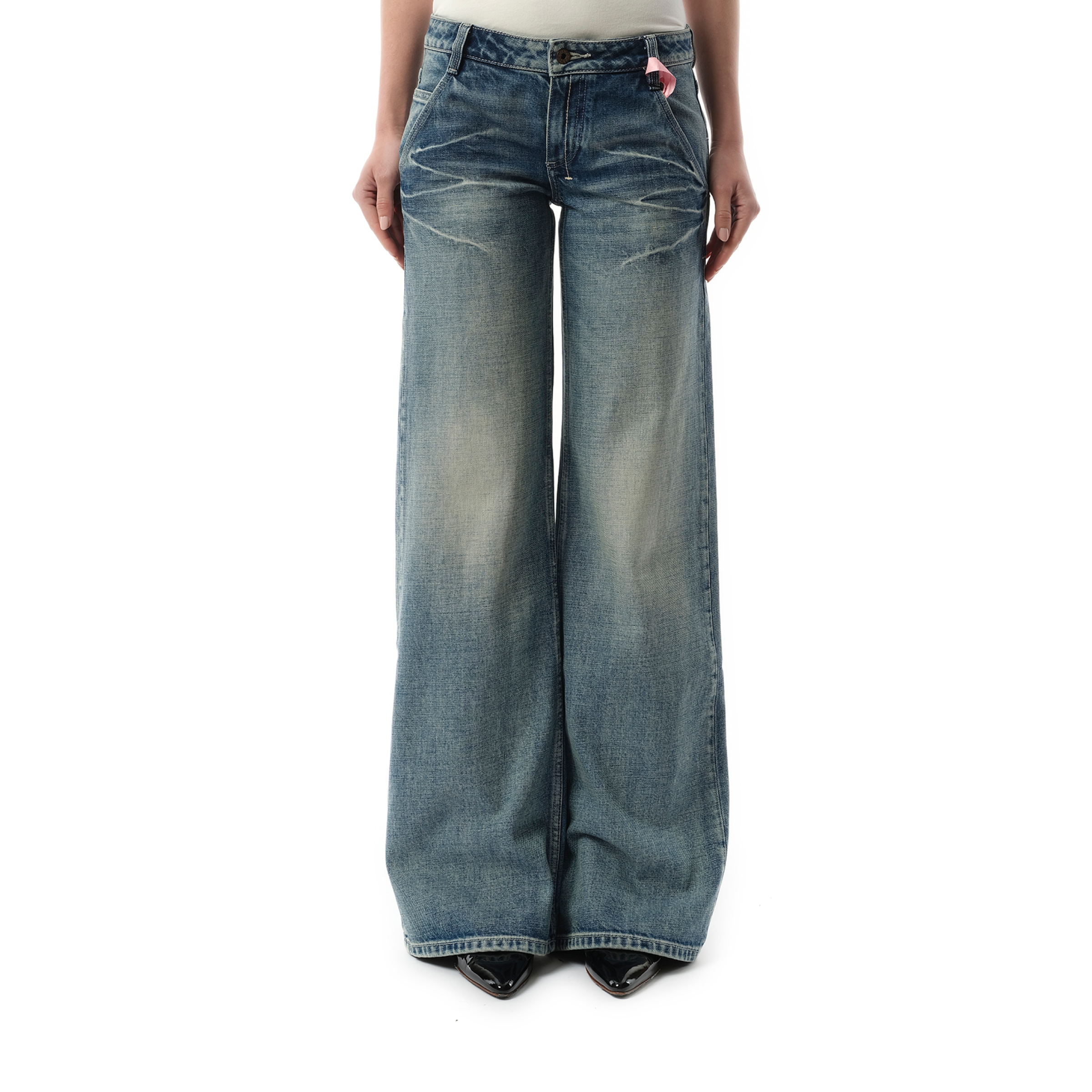 888 Low-Rise Oversized Jeans in Light Blue