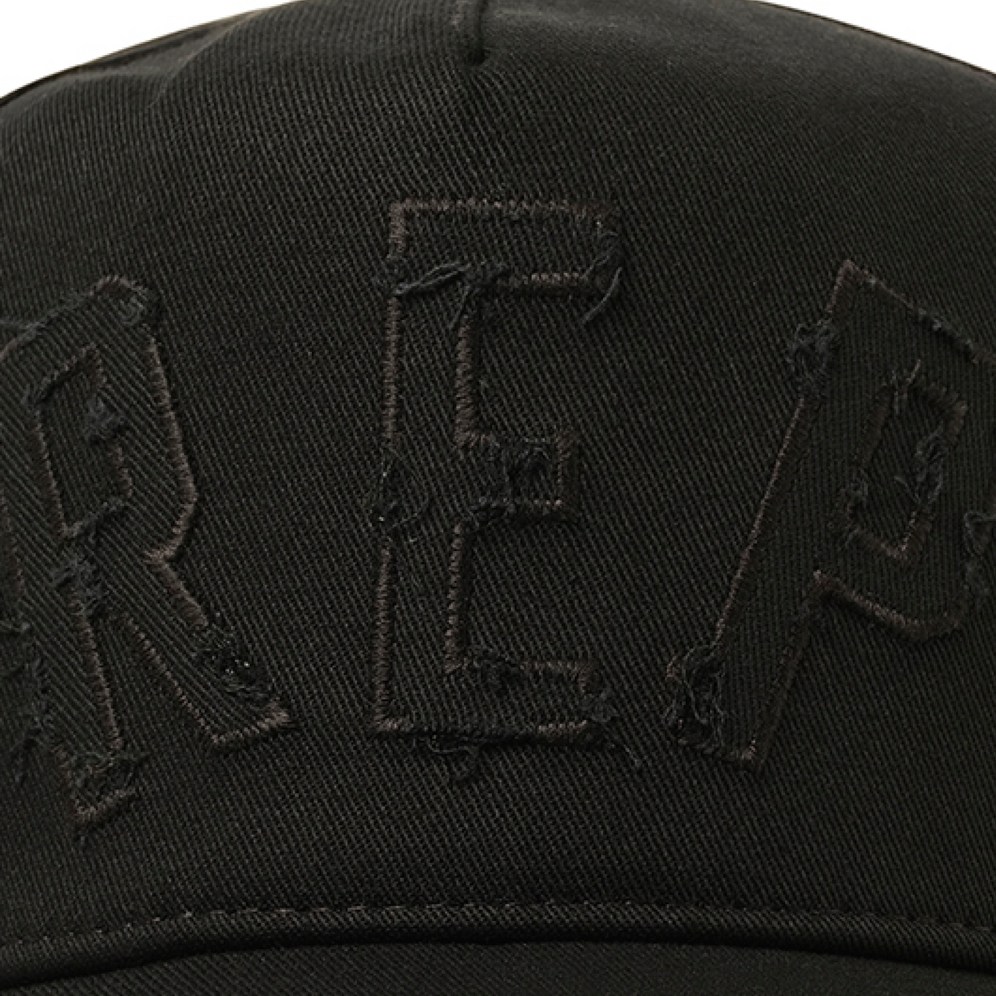 Applique R Cap in Jet Black