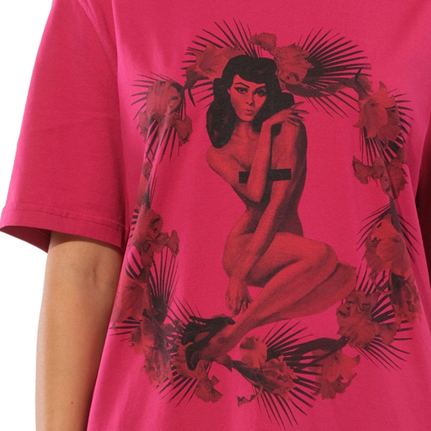 Givenchy Short Sleeve T-Shirt in Fushia