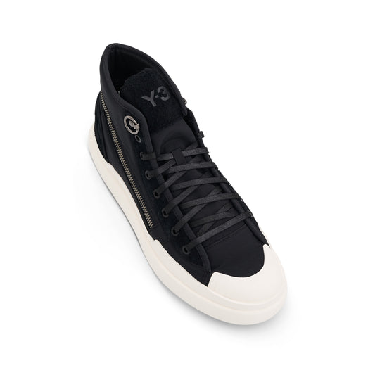 Ajatu Court High Sneaker in Black