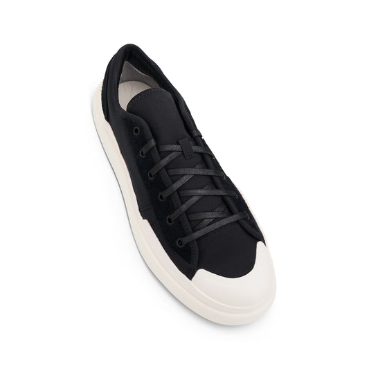 Ajatu Court Low Sneakers in Black/Off White